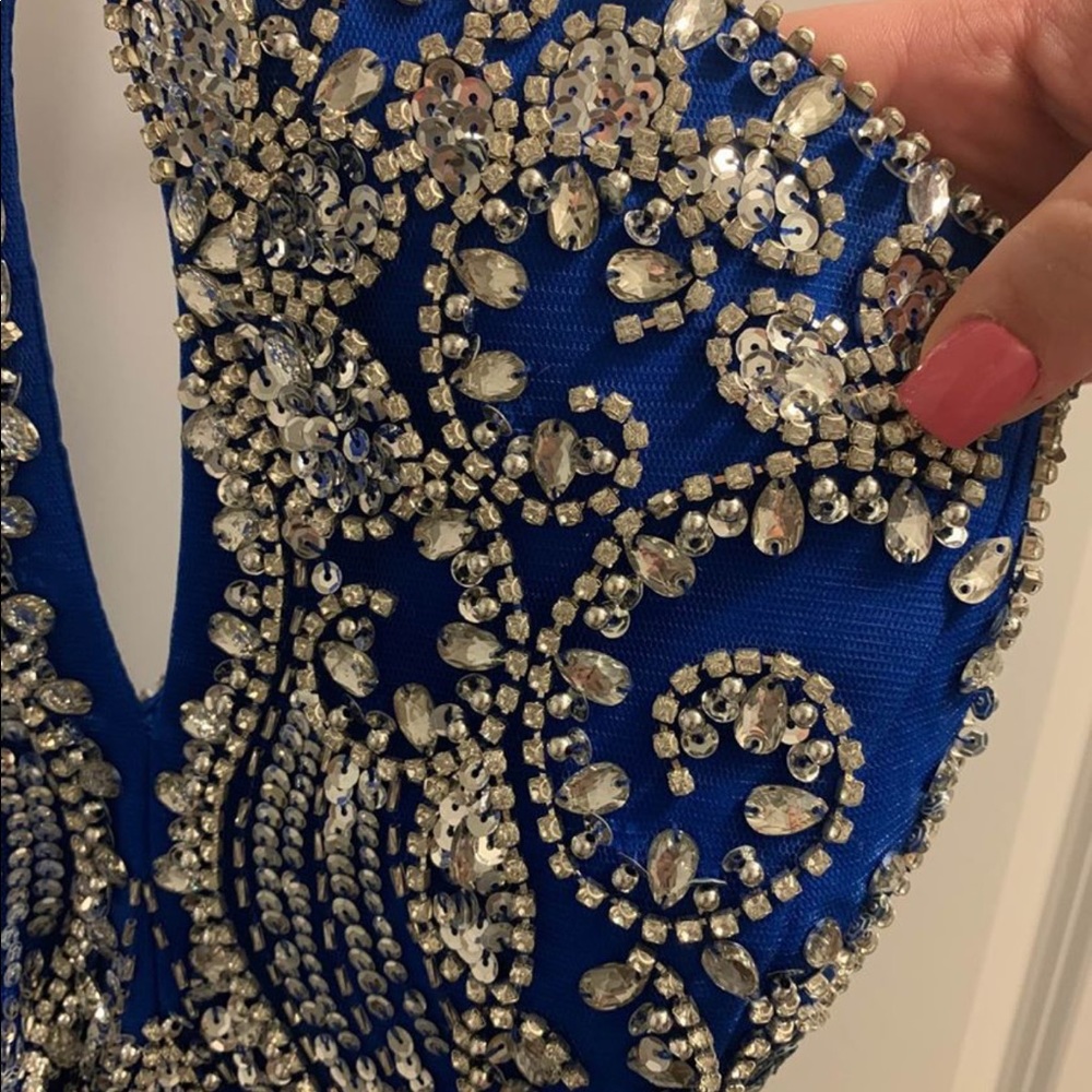 Formal Dress - Picture 4 of 6